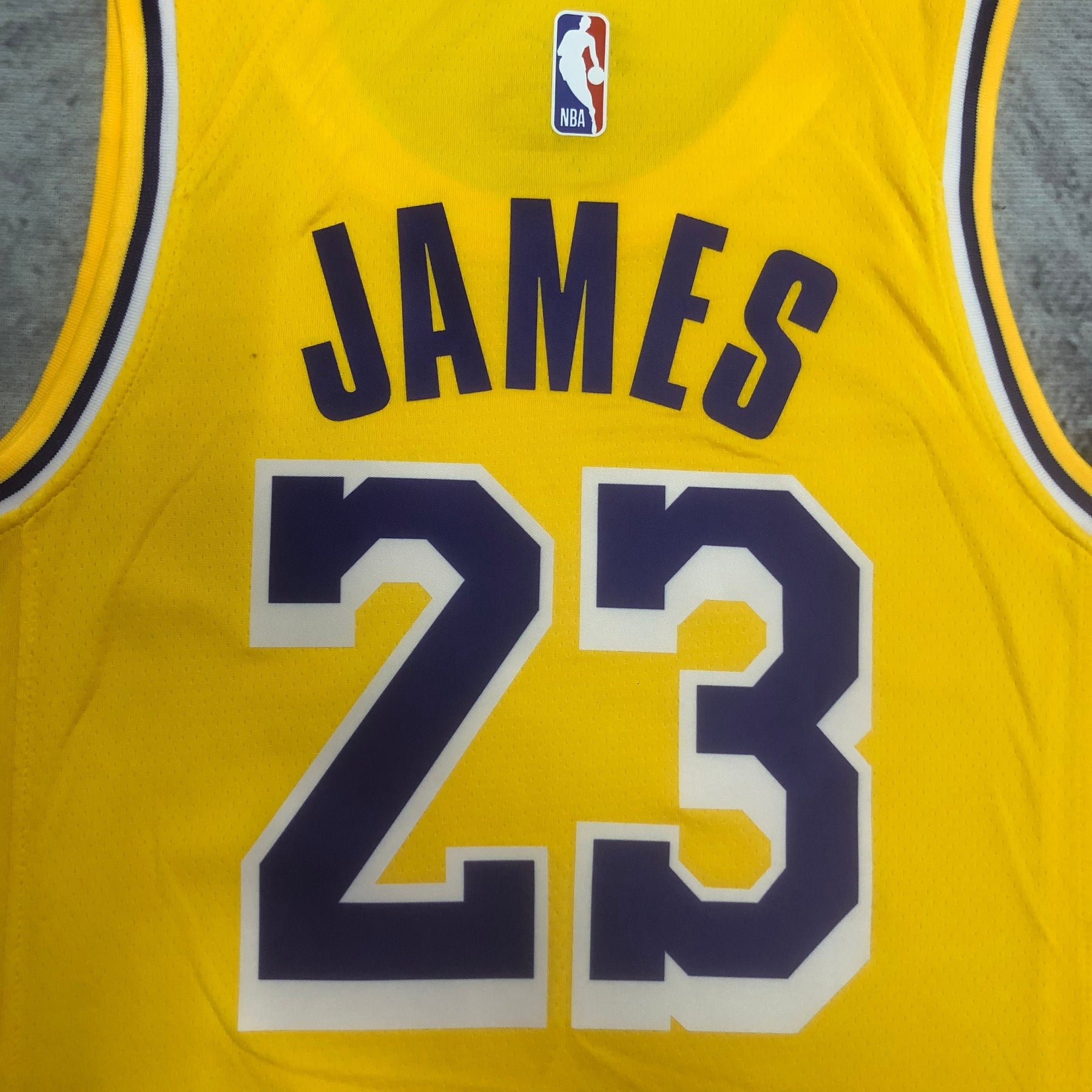 Regata Nike - Los Angeles Lakers Icon Edition 2022 #james - Swingman