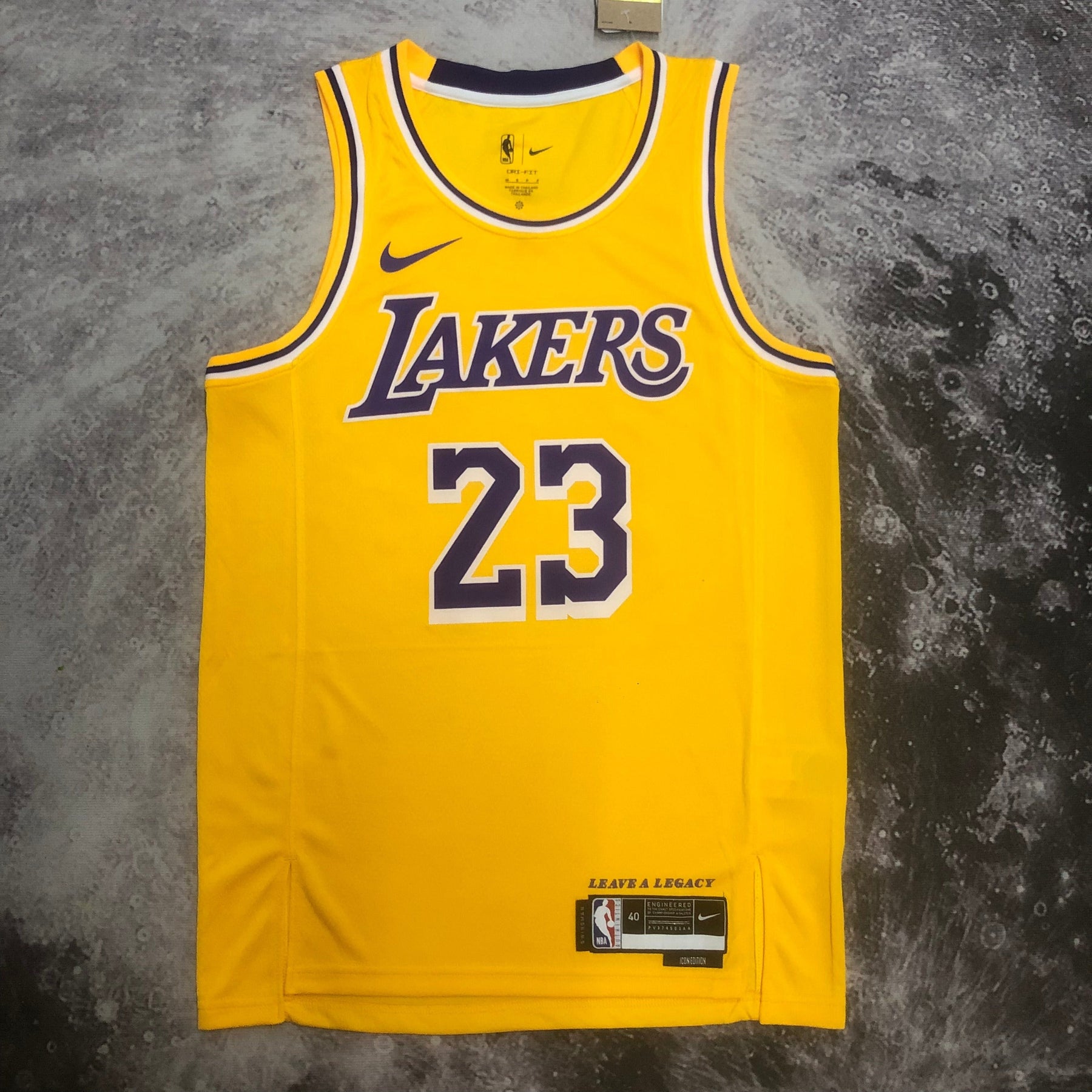 Regata Nike - Los Angeles Lakers Icon Edition 2022 #james - Swingman