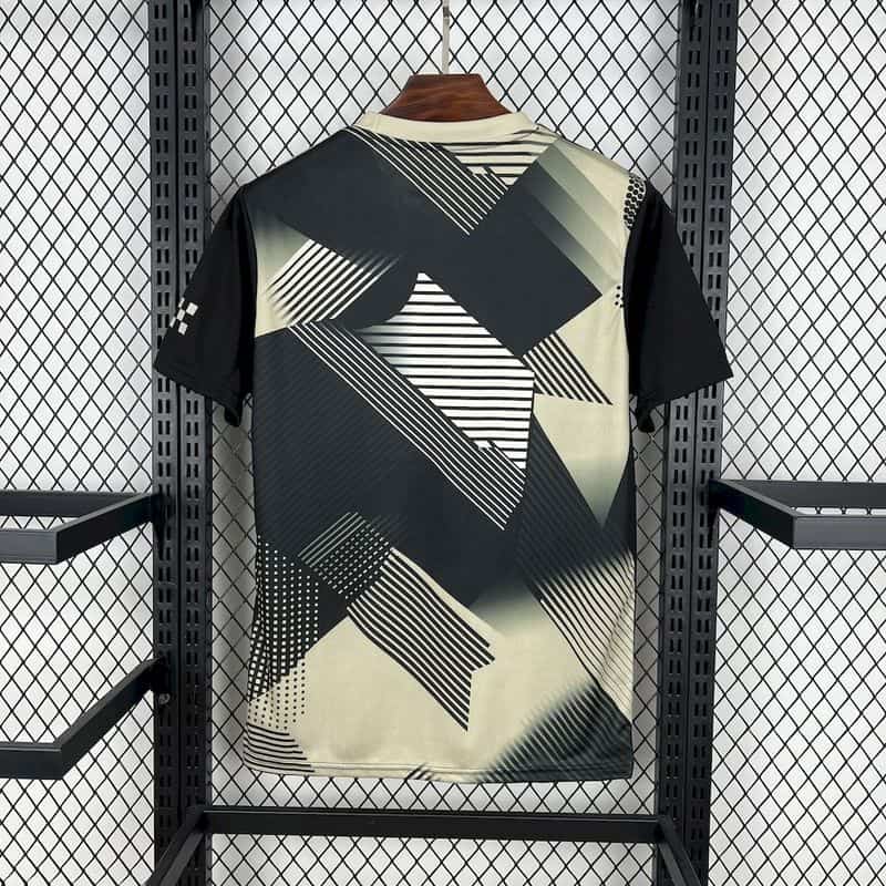 Manchester City 2025∕26 Black and yellow concept version